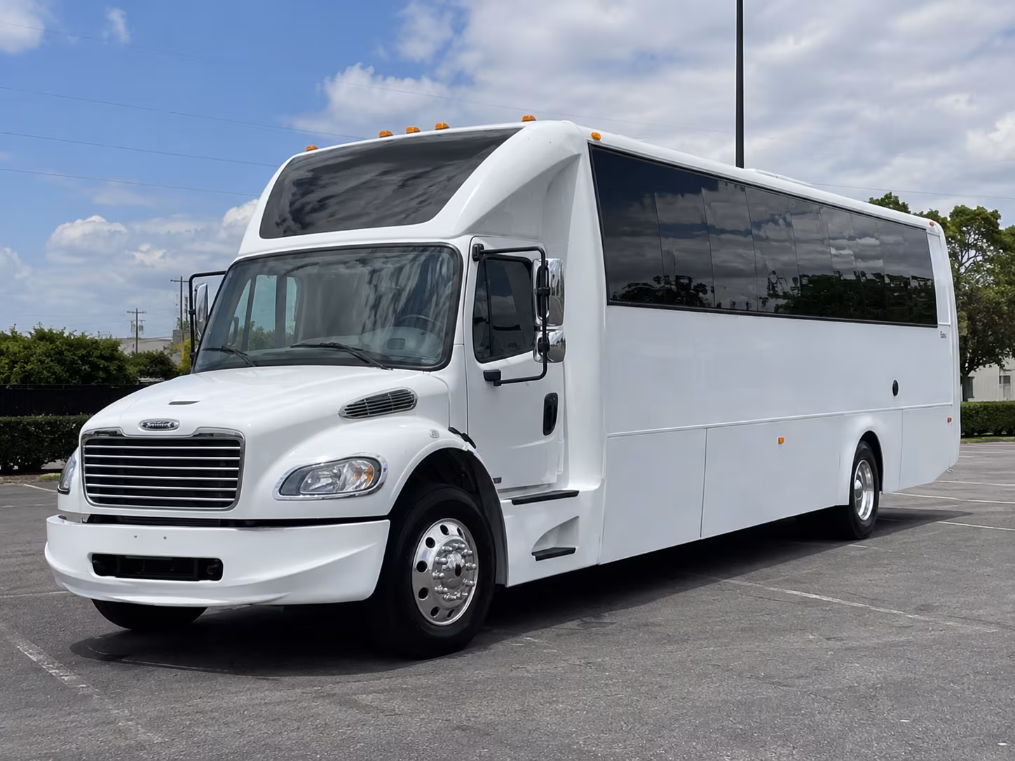 bus rentals for large corporate groups and multi day programs in the seattle metro