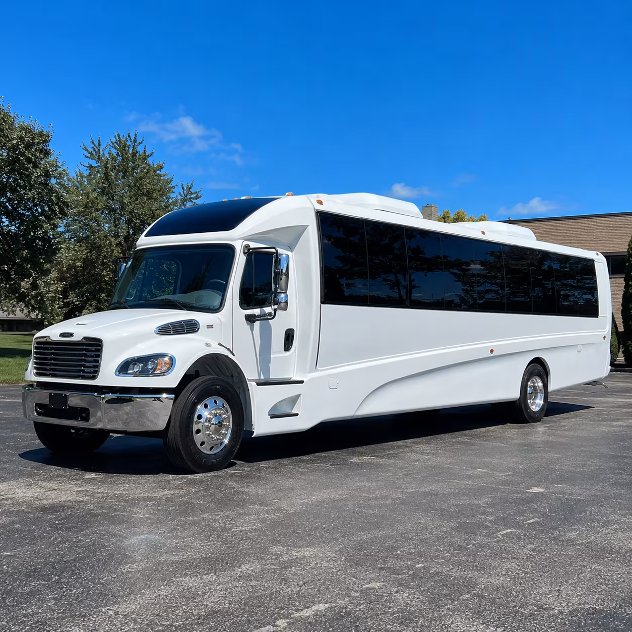 kirkland 18 passenger minibus