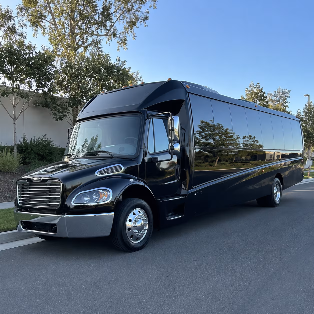 kirkland 35 passenger minibus