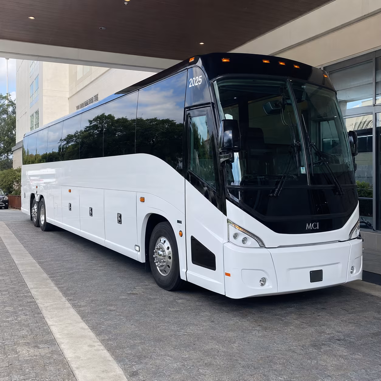 kirkland 54 passenger charter bus